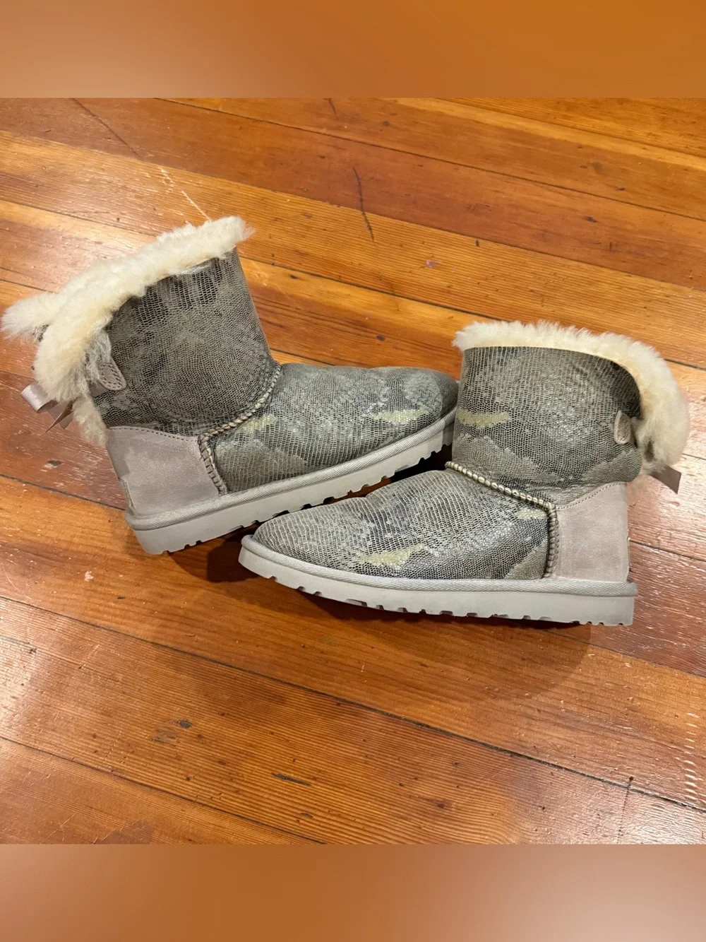 LRare Snakeskin UGG Mini Bailey Bow Boots size US 5.